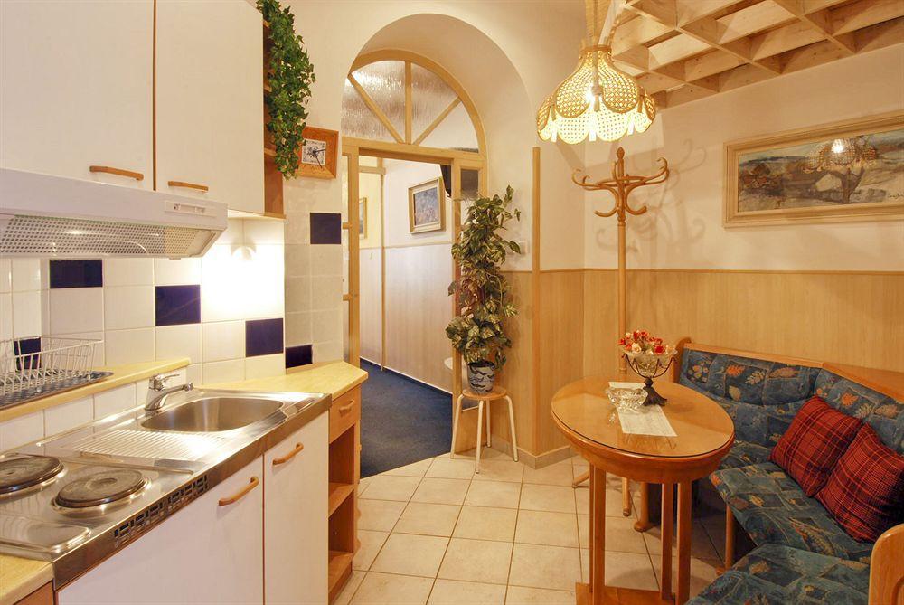 Alice House Aparthotel 3*
