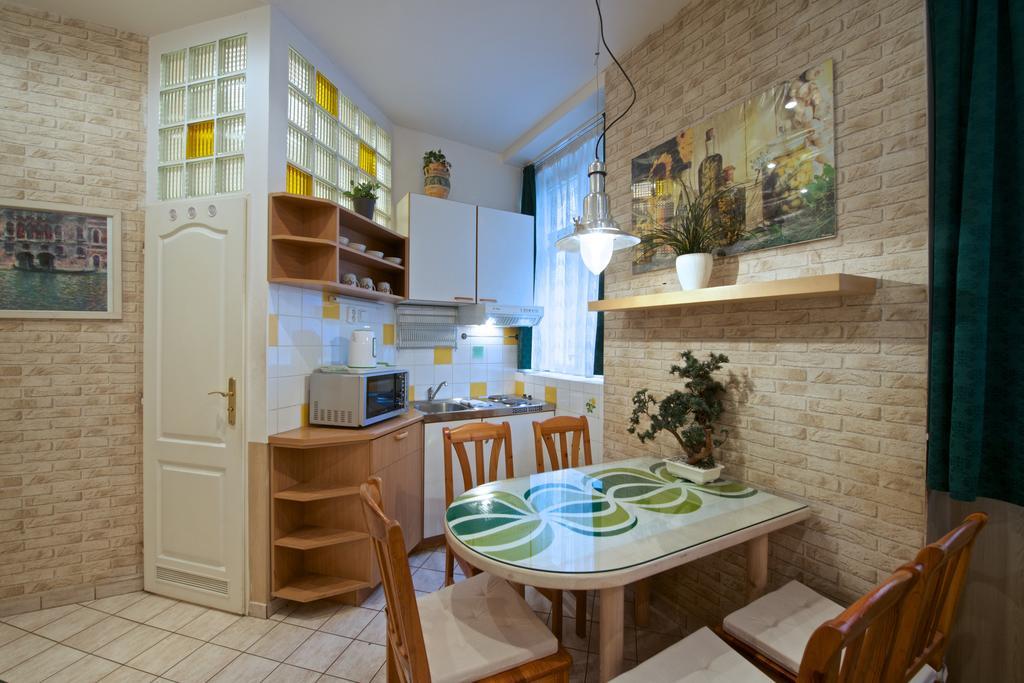 Alice House Aparthotel 3*