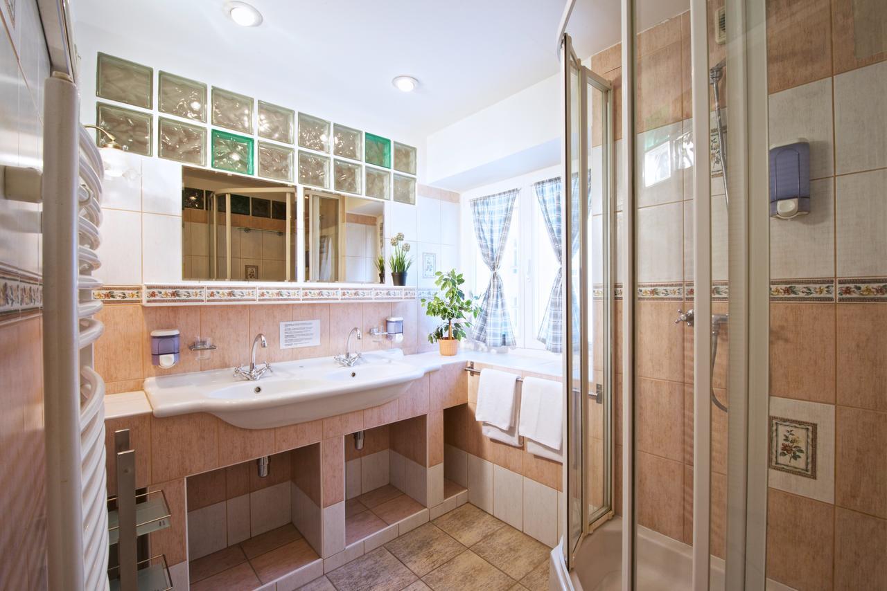 Aparthotel Alice House 3*